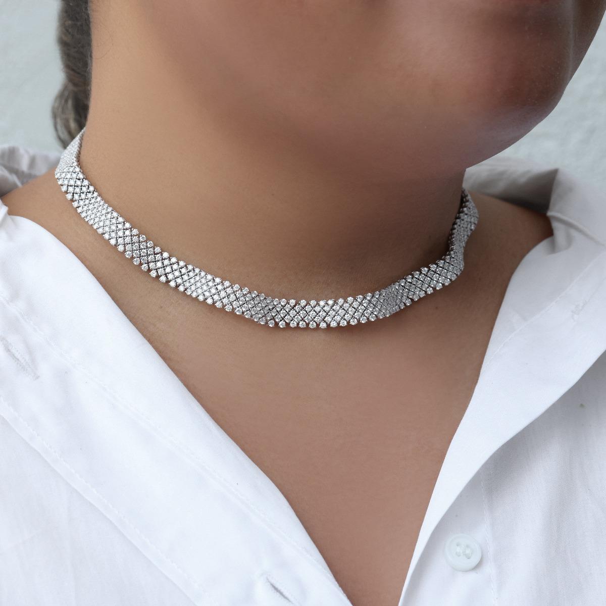 18Kt Diamond Ribbon Necklace