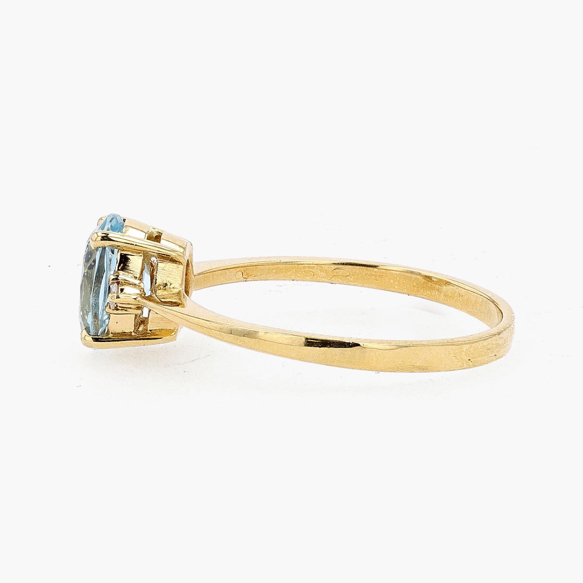 18K Yellow Gold Aquamarine And Diamond Ring
