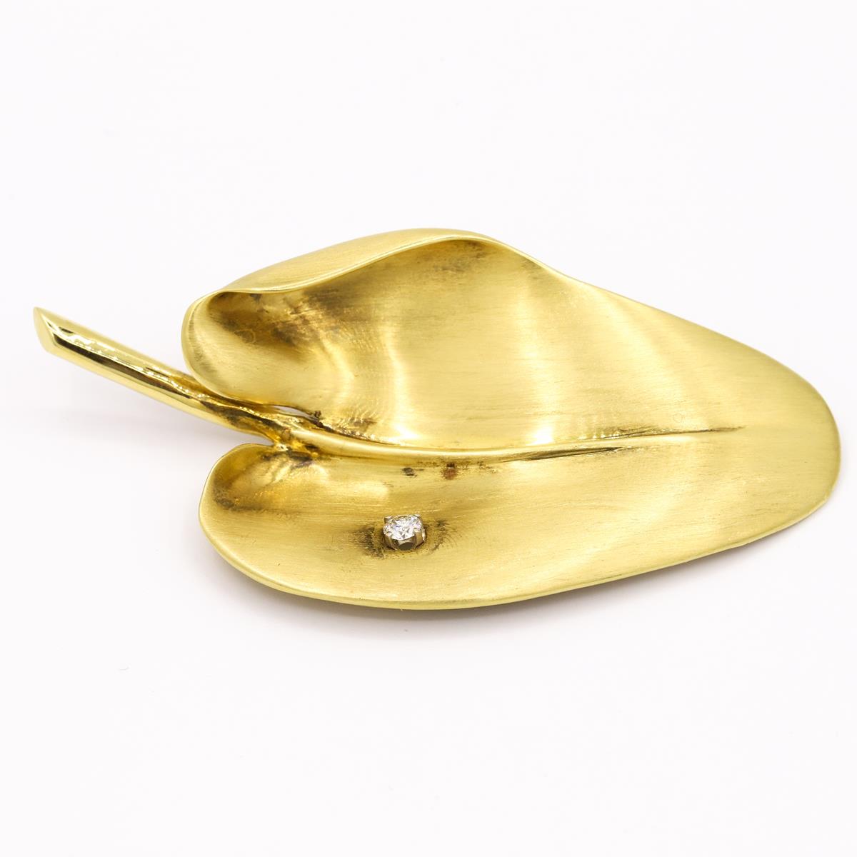 Gold Leaf Pin W/ Diamond